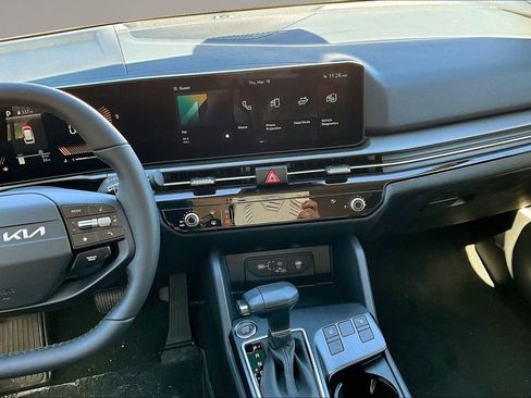 New 2026 Kia Sportage LX w/ LX Convenience Package AWD/4WD image 6