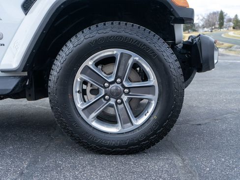 Used 2023 Jeep Wrangler Sahara w/ Cold Weather Group image 11