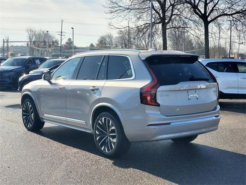 Used 2025 Volvo XC90 B5 Plus image 6