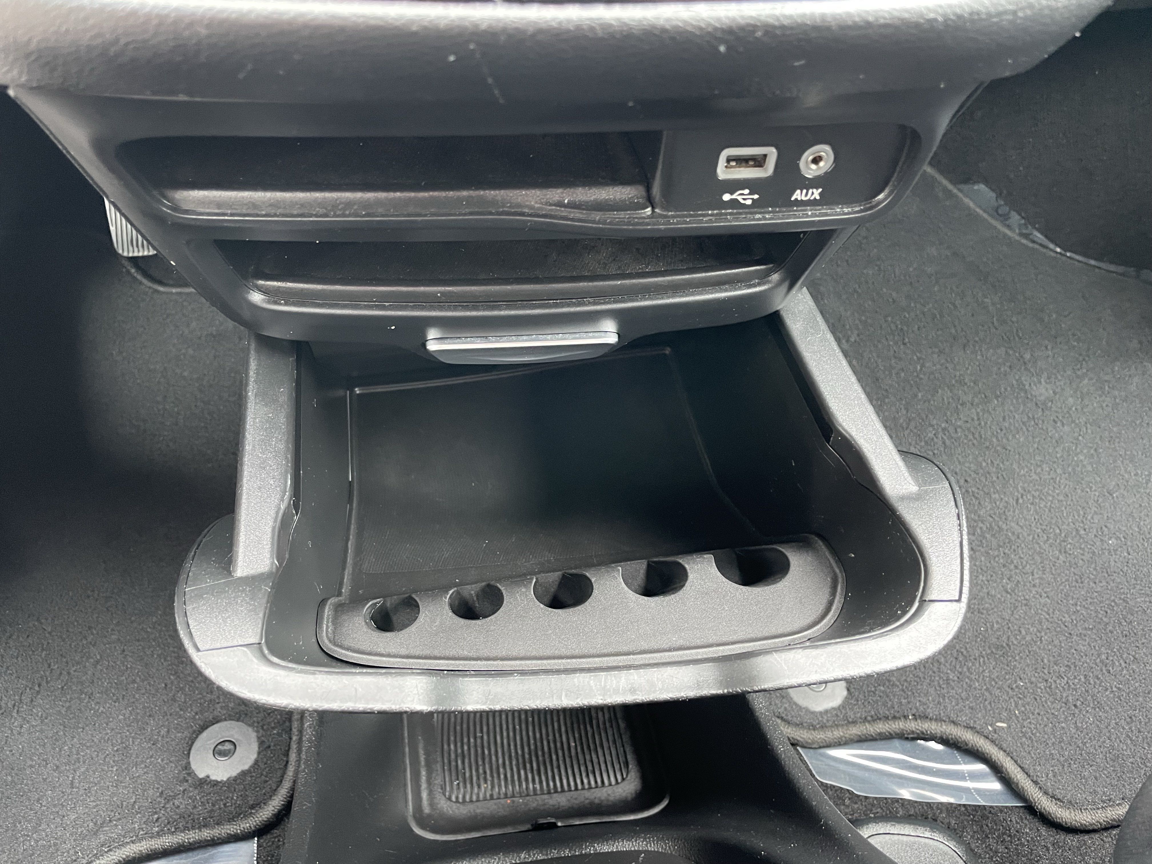 Used 2018 Chrysler Pacifica Touring Plus w/ S Appearance Package FWD image 22