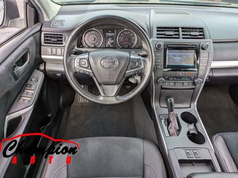 Used 2015 Toyota Camry XSE image 18