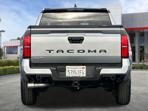 Used 2025 Toyota Tacoma SR5 image 5