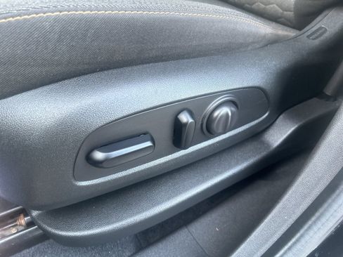 Used 2020 Chevrolet Equinox LT image 10