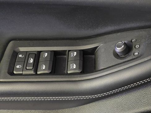 Used 2022 Jeep Grand Cherokee L Limited w/ Luxury Tech Group II image 10