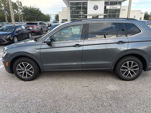 Used 2019 Volkswagen Tiguan SE w/ Panoramic Sunroof Package FWD image 3