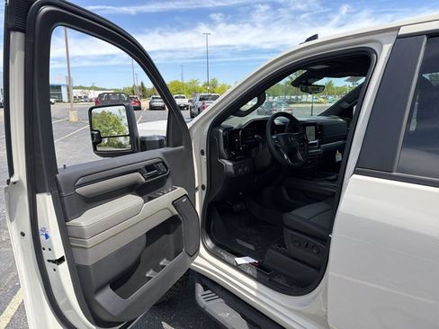 New 2026 Chevrolet Silverado 2500 ZR2 w/ LPO, Dark Essentials Package AWD/4WD image 9