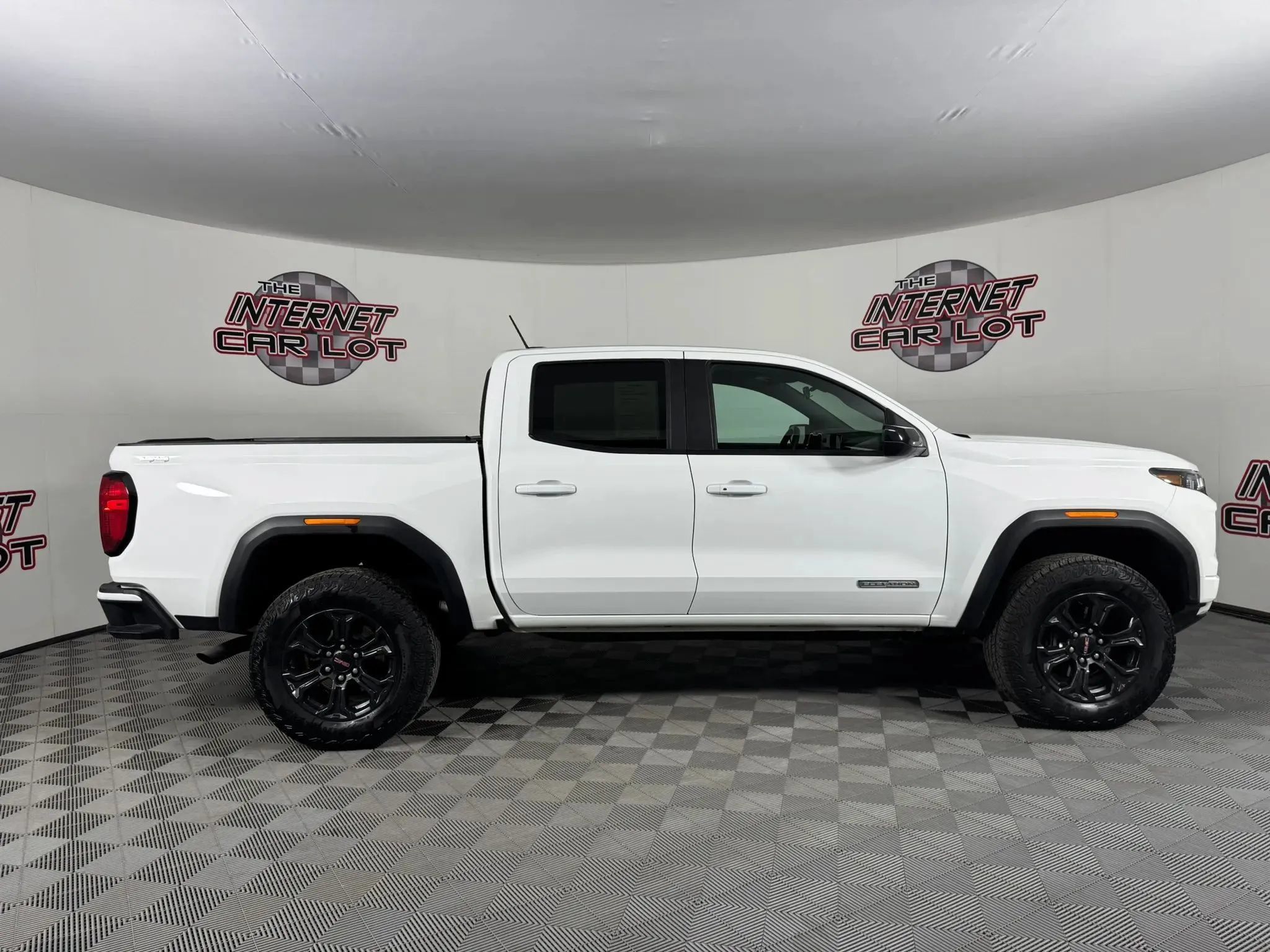 Used 2025 GMC Canyon Elevation AWD/4WD image 8