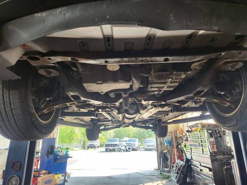 Used 2012 Ford Taurus SE FWD image 13