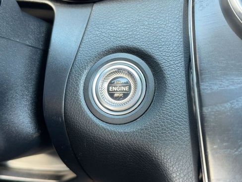 Used 2019 Mercedes-Benz C 300 Sedan image 25