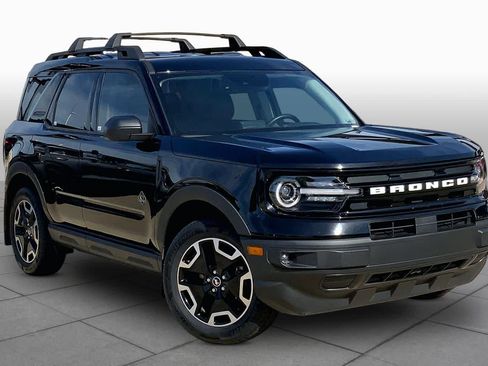 Used 2022 Ford Bronco Sport Outer Banks w/ Tech Package AWD/4WD image 3
