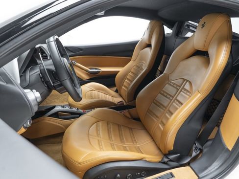 Used 2016 Ferrari 488 GTB Base image 12