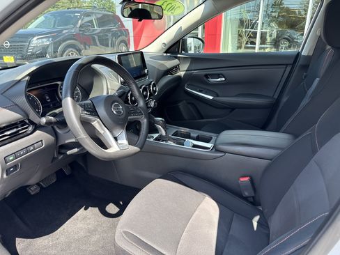 Used 2023 Nissan Sentra SR w/ Electronics Package FWD image 5