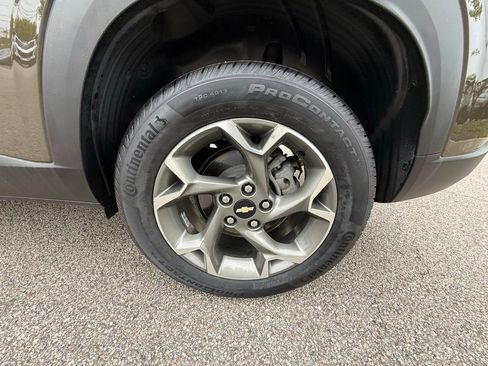 Used 2024 Chevrolet Trax LT w/ Driver Confidence Package FWD image 31