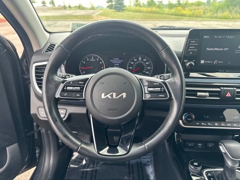 Used 2023 Kia Seltos S FWD image 18
