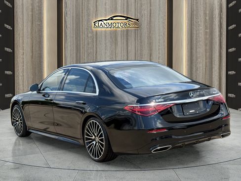 Used 2022 Mercedes-Benz S 580 4MATIC Sedan w/ AMG Line Package image 6
