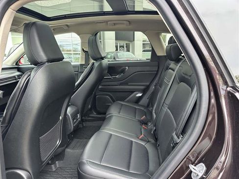 Used 2023 Lincoln Corsair AWD w/ Equipment Group 101A image 10
