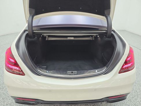 Used 2020 Mercedes-Benz S 560 Sedan image 18