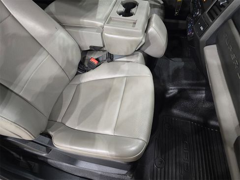 Used 2021 Ford F250 XL w/ Power Equipment Group image 10
