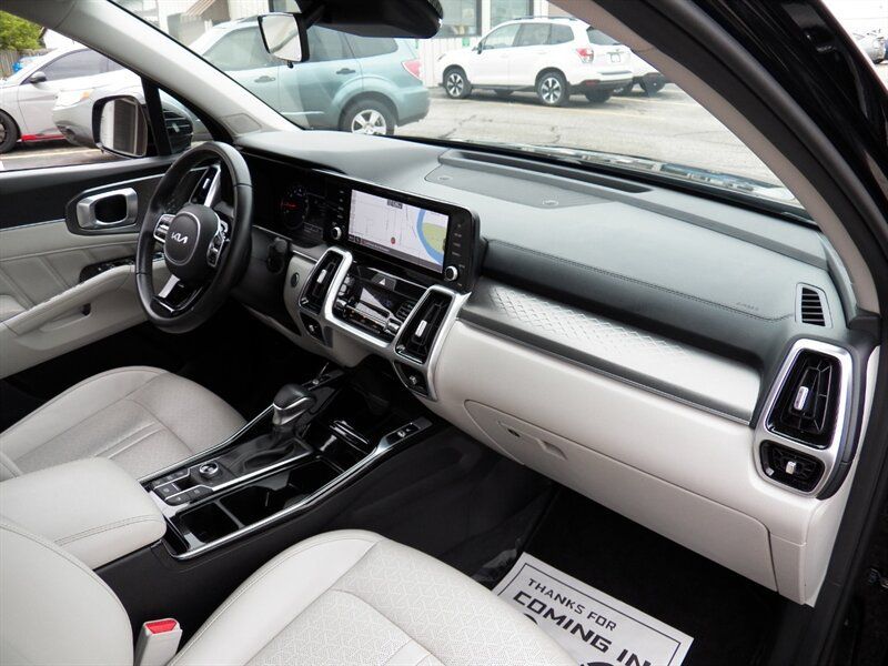 Used 2022 Kia Sorento SX AWD/4WD image 17