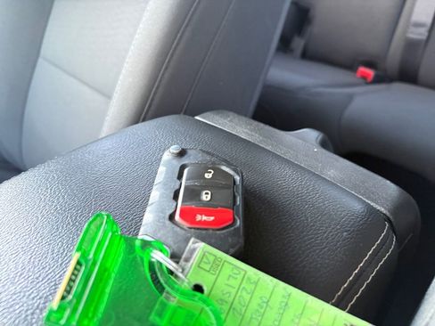 Used 2023 Jeep Wrangler Sahara image 29