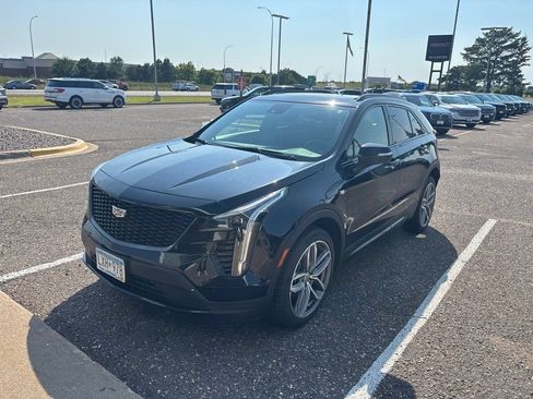Used 2023 Cadillac XT4 Sport AWD/4WD image 3