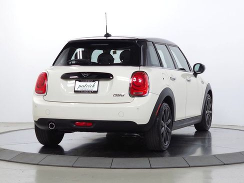 Used 2021 MINI Cooper 4-Door Hardtop FWD image 10
