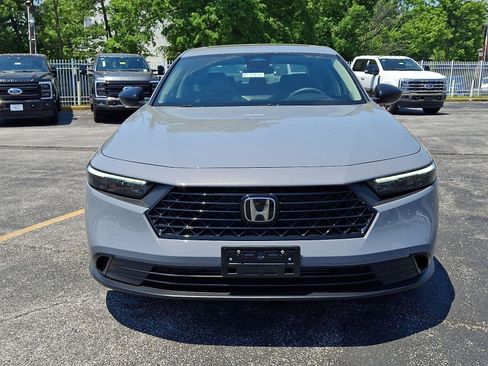Used 2025 Honda Accord SE image 2