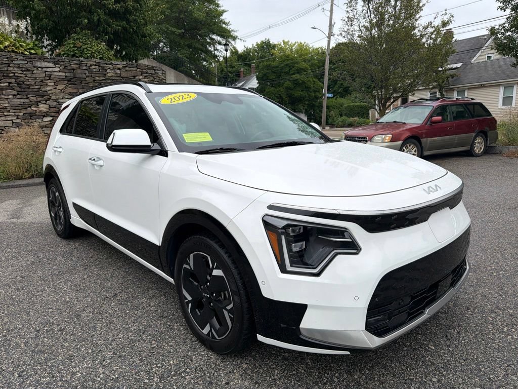 Certified 2023 Kia Niro Wave FWD image 9