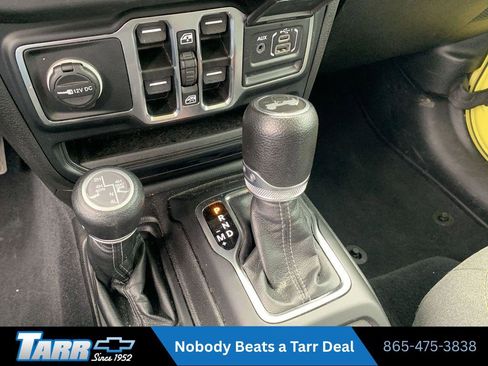 Used 2024 Jeep Wrangler Unlimited Sahara AWD/4WD image 18