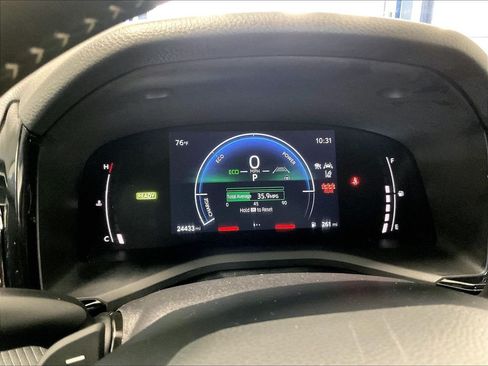 Used 2025 Toyota Camry SE FWD image 24
