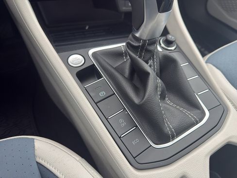 New 2026 Volkswagen Jetta SE FWD image 21
