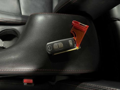 Used 2016 MAZDA MAZDA3 i Grand Touring image 35