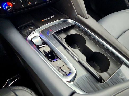 Used 2022 Buick Enclave Essence w/ Sport Touring Edition image 15