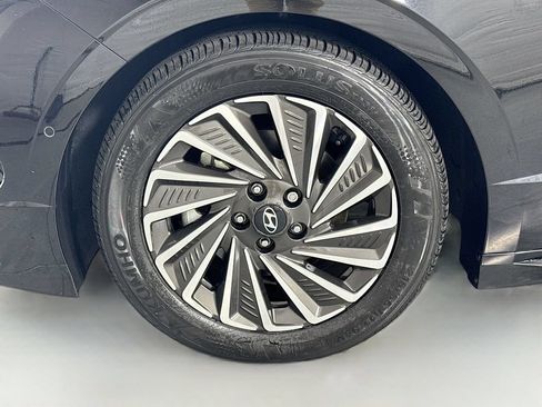 Certified 2025 Hyundai Sonata Limited FWD image 34