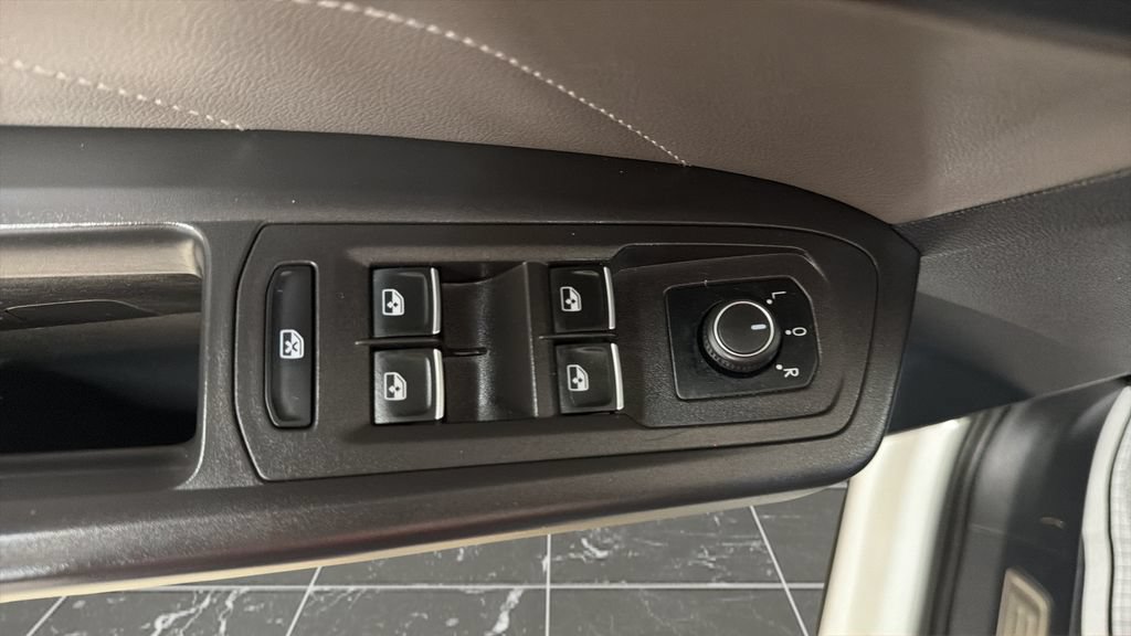 Used 2023 Volkswagen Atlas SE w/ Panoramic Sunroof Package FWD image 16