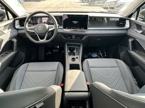 New 2026 Volkswagen Tiguan SE image 32