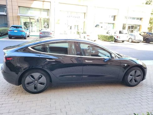 Used 2018 Tesla Model 3 Long Range RWD image 9