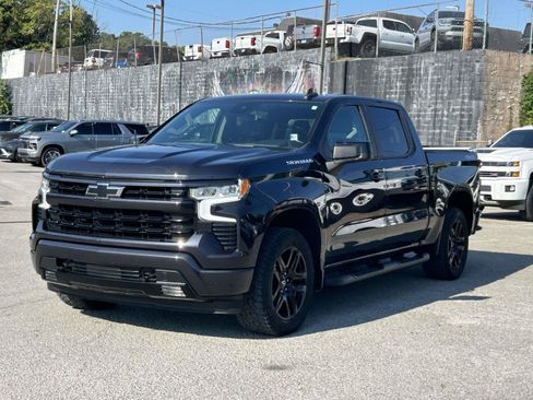 Used 2022 Chevrolet Silverado 1500 RST w/ Convenience Package II AWD/4WD image 3