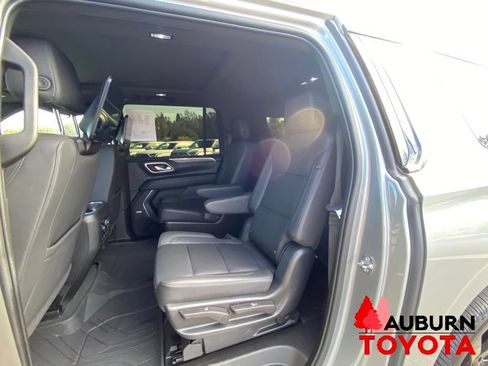 Used 2023 Chevrolet Suburban Z71 w/ Luxury Package AWD/4WD image 30