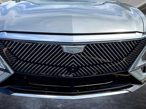 Certified 2025 Cadillac Lyriq Luxury w/ LPO, Floor Liner Package AWD/4WD image 31
