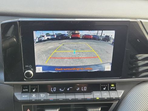 Used 2025 Toyota Camry SE w/ Convenience Package FWD image 30