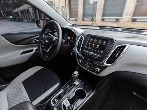 Used 2019 Chevrolet Equinox LS w/ LS Convenience Package image 33