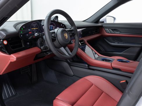 Used 2023 Porsche Taycan 4S AWD/4WD image 4