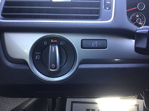 Used 2015 Volkswagen Passat 1.8T Limited Edition image 30