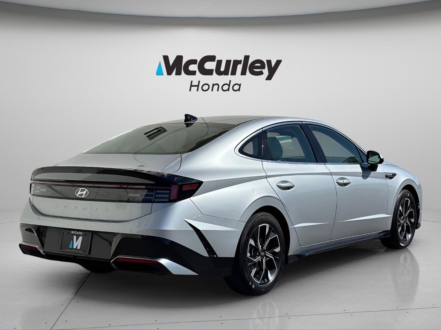 Used 2025 Hyundai Sonata SEL FWD image 3