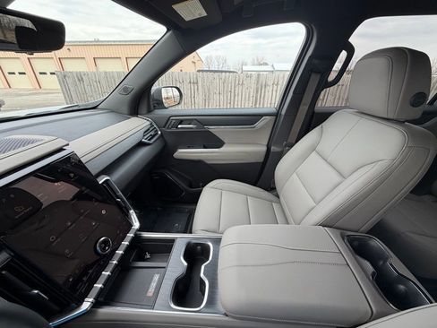 New 2026 GMC Acadia Elevation w/ Elevation Premium Package image 9