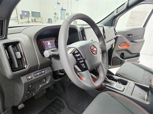 New 2026 Nissan Frontier PRO-4X w/ Pro-4x Convenience Package image 18