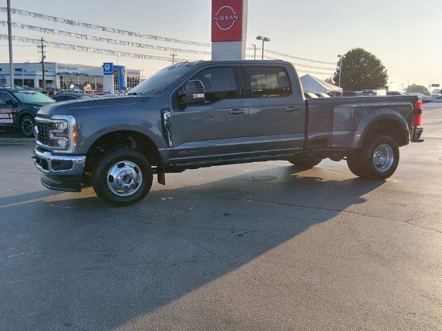 Used 2024 Ford F350 Lariat w/ Lariat Ultimate Package AWD/4WD image 7