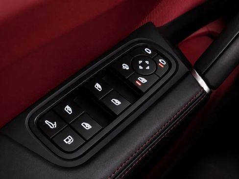 Used 2022 Porsche Cayenne E-Hybrid w/ Premium Package AWD/4WD image 30