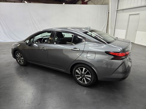 Used 2021 Nissan Versa SV FWD image 3